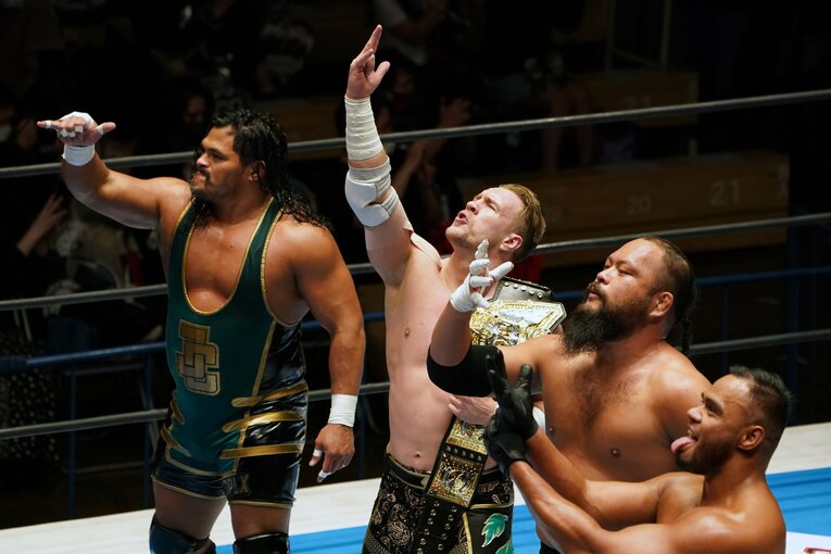 ウィル・オスプレイ（左から2番目）