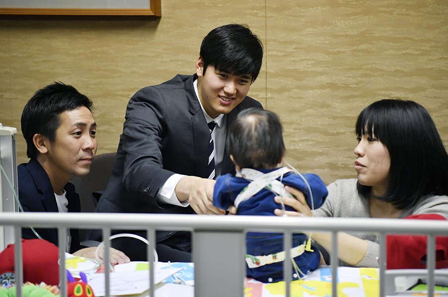 「なんとしても力になりたい」大谷翔平が重度の心臓病と闘う“翔平ちゃん”を見舞いに行った理由<Number Web> photograph by KYODO