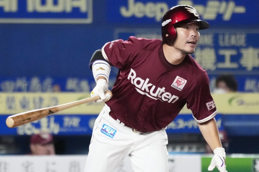 《打点王》石井一久監督と約束した推定100万円(!?)の“スニーカー”よりも⋯楽天・島内宏明が明かす長打増加の“本当の理由”<Number Web> photograph by KYODO