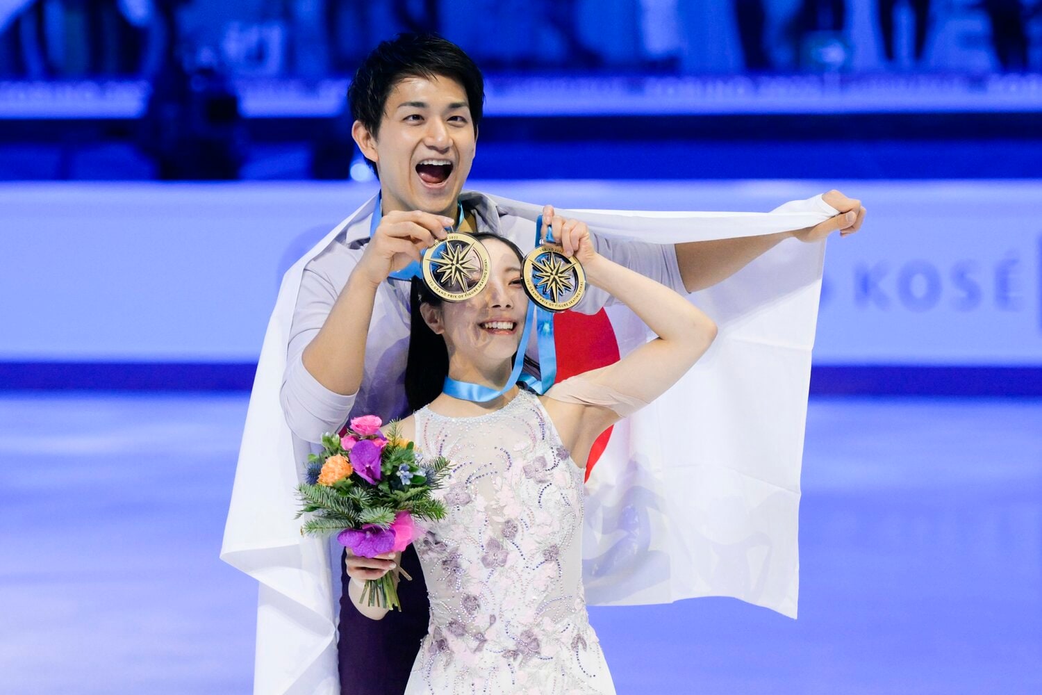 2023年のGPファイナルで金メダルを獲得したりくりゅうペア　©️Asami Enomoto