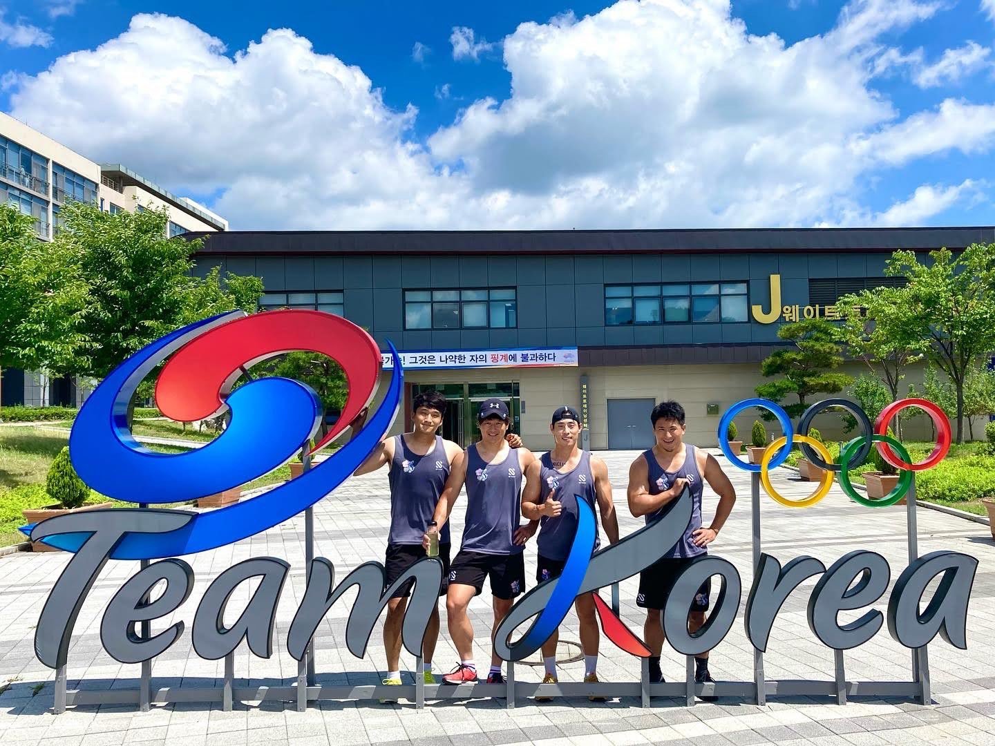 韓国代表のチームメイトと(写真=本人提供)