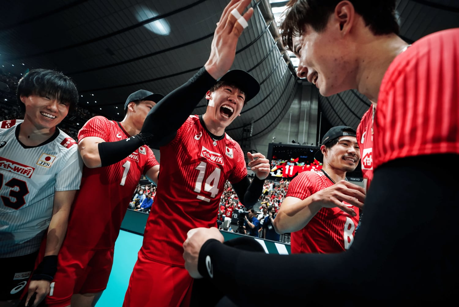 コンディションに悩まされながらも、最後までチームを牽引した石川祐希。試合後は感情が溢れ出した　©︎FIVB