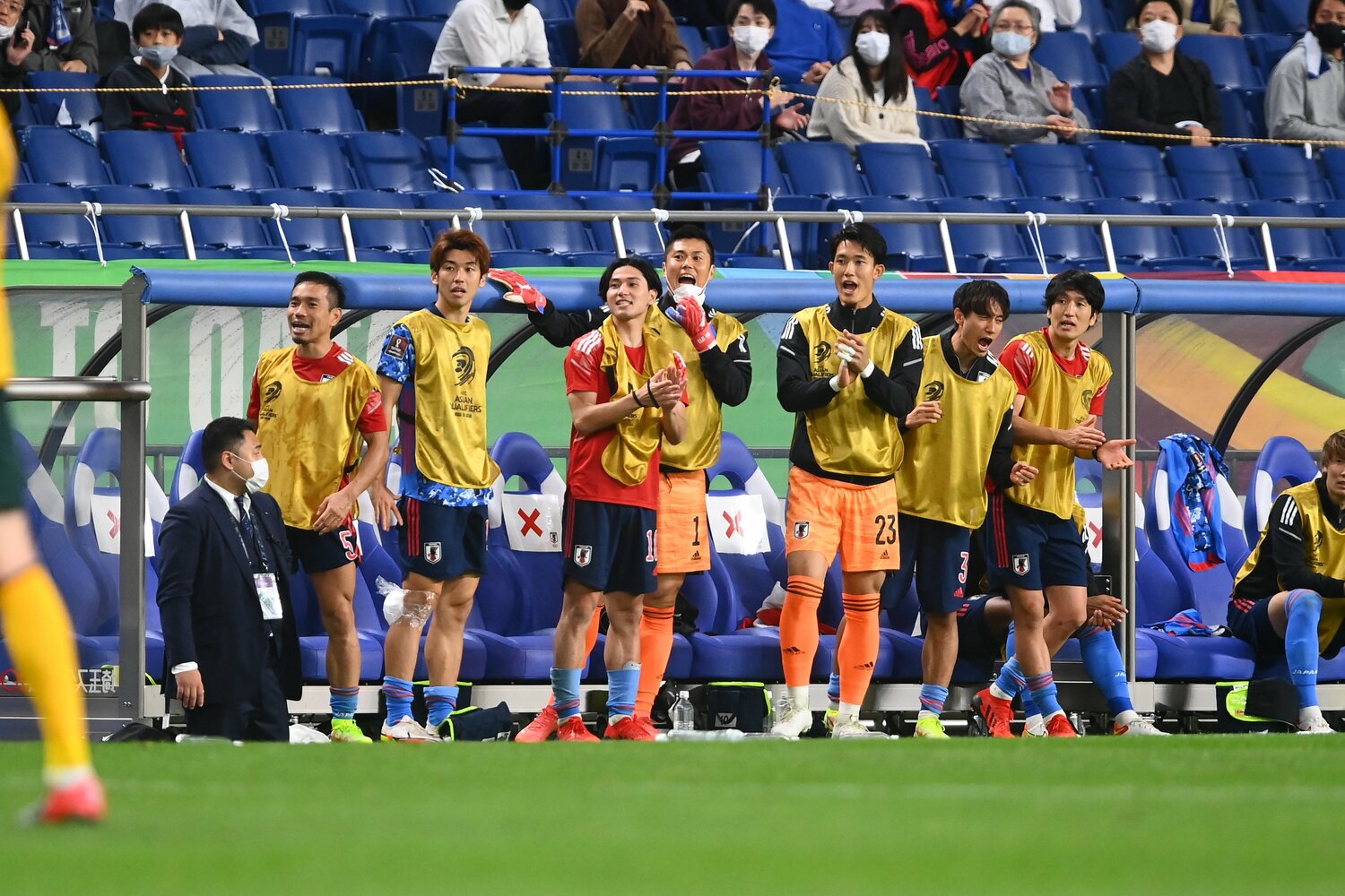 森保監督の ミスした柴崎岳投入 に思い出す 誹謗中傷されたブラジルの名手 ドゥンガがw杯優勝で 馬鹿野郎 と叫んだワケ 2 4 サッカー日本代表 Number Web ナンバー