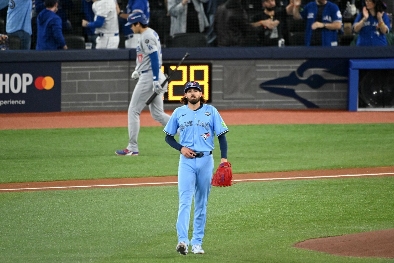 大谷を打ち取るガウスマン。マリナーズとのリーグ優勝決定シリーズでは、尊敬するイチローのもとを訪れお辞儀する姿が話題を集めた　©︎Imagn/Reuters/AFLO