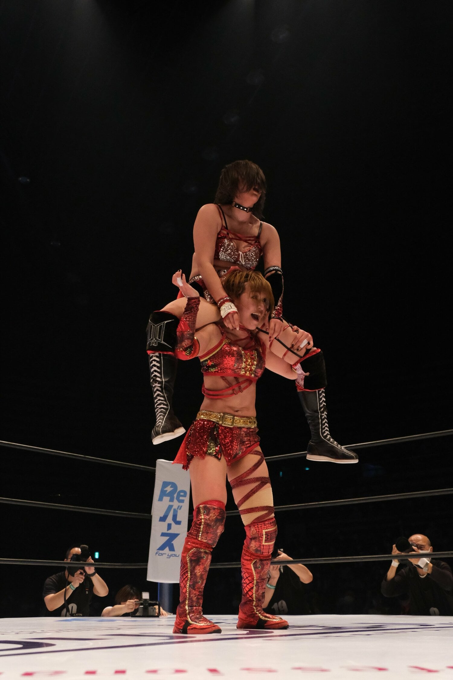 体格差をものともせず「朱世界」を決めた