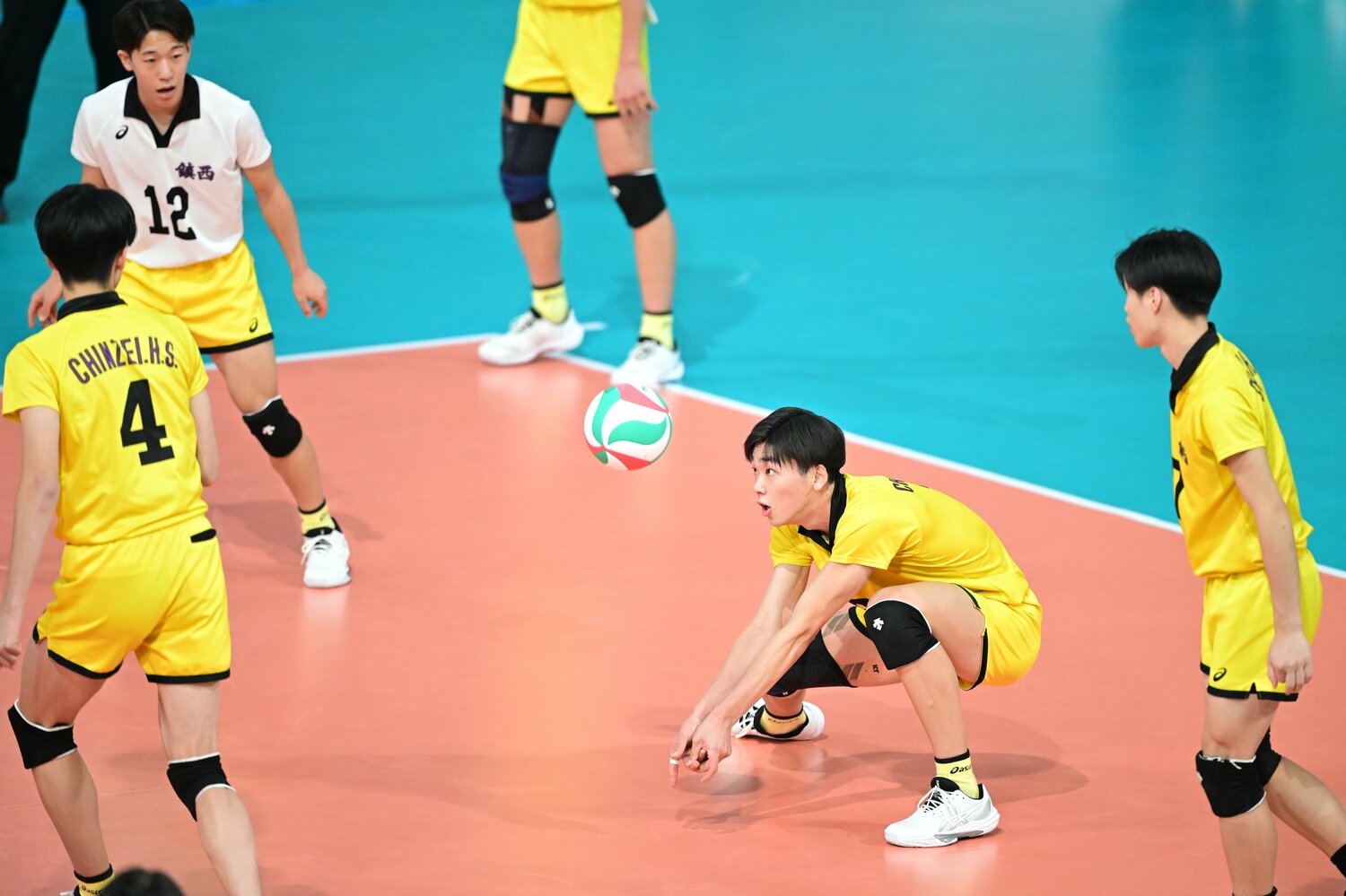 守備力にも定評がある一ノ瀬　©︎AFLO SPORT