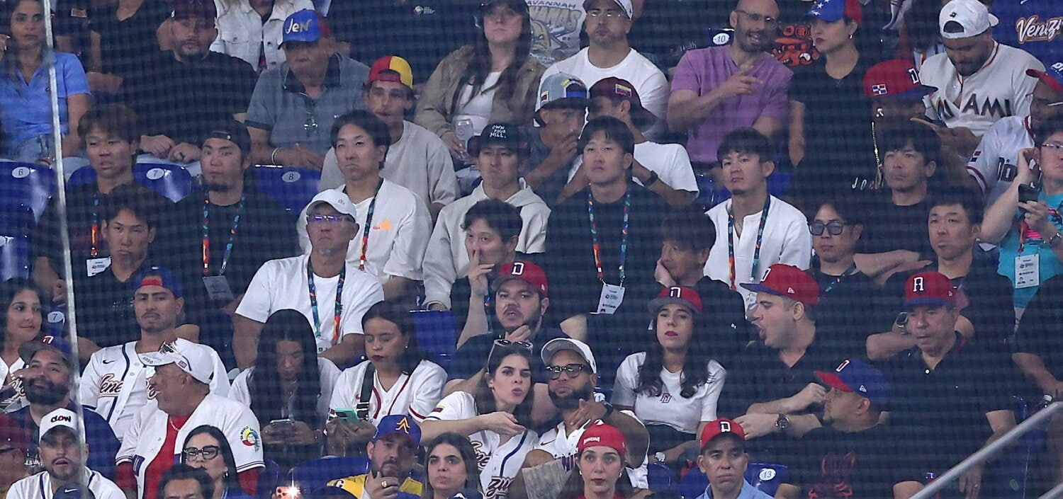 マイアミ到着後、ベネズエラ対ドミニカ共和国の試合を視察する隅田と高橋宏斗、伊藤大海、大勢、小園海斗ら侍ジャパンの選手&コーチ ©Sankei Shimbun