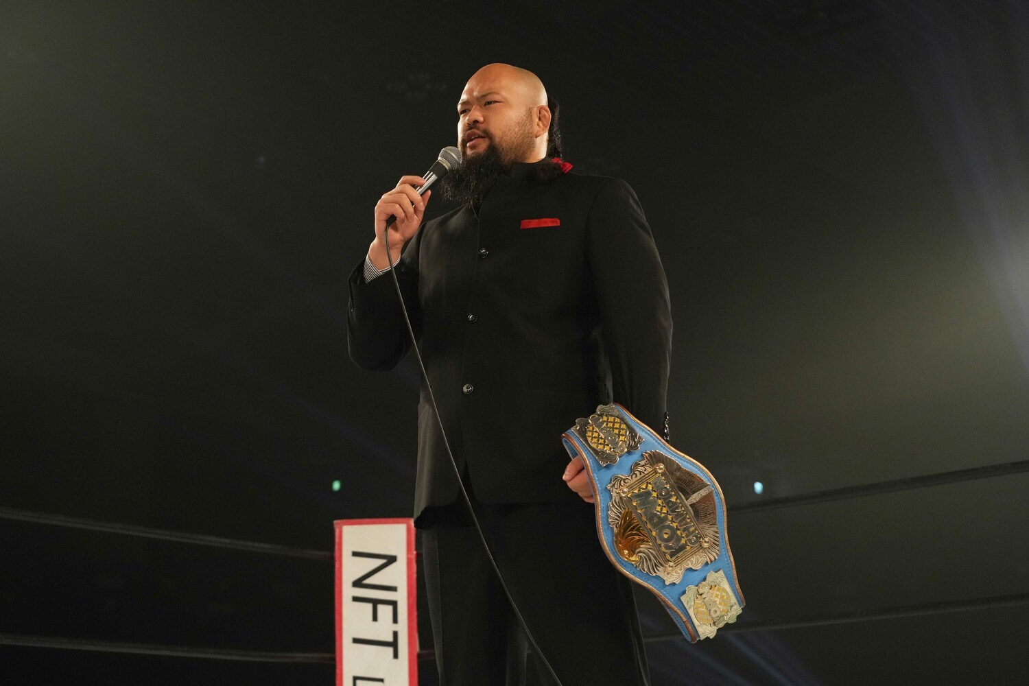 スターダムのリングで「スターダムの愚民ども！」と叫ぶオーカーン。10月5日、愛知県体育館　©Essei Hara