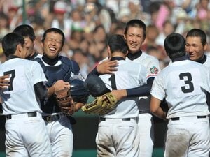 「甲子園が揺れている」2009年“伝説の決勝”審判たちが感じていた異様な雰囲気…「下を向いている子がいない」勝ち負けを超えた「終わらない夏」の終焉