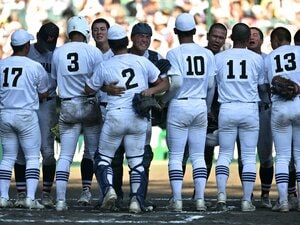 「打球が落ちた地点は…」甲子園で紛糾した“誤審問題”…準々決勝・横浜vs県岐阜商で話題の「あのプレー」を現役審判員はどう判断した?