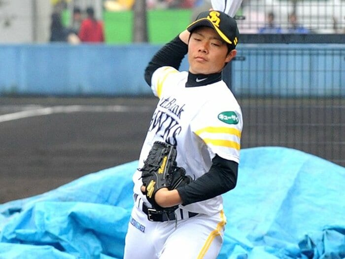 報道されないドラフト1位、松本裕樹。工藤監督、王会長の「焦るなよ」。<Number Web> photograph by NIKKAN SPORTS