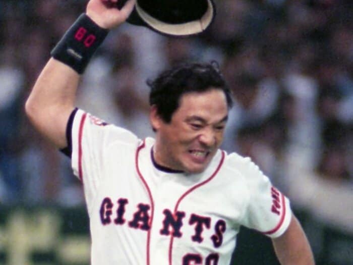 「お前、2回目だろっ!」巨人・落合博満40歳が死球に激怒、ヘルメットを叩きつけた日…原辰徳36歳は落合をライバル視「あの人より、先には辞めない」<Number Web> photograph by KYODO
