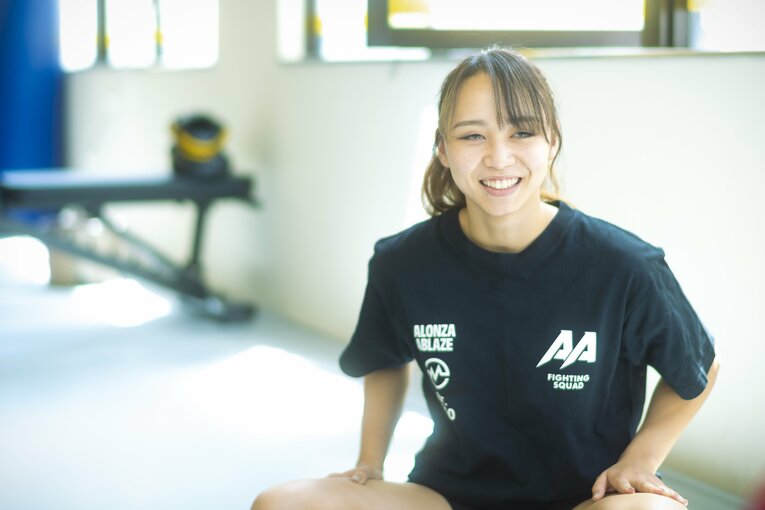 「武尊さんみたいに気迫で前に出て…」大学1年生・松谷綺が19歳で狙う“K-1女子”の頂点《特別フォトインタビュー》(6)