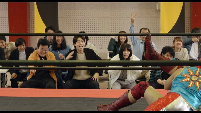 「あの事件で、女子プロレスが野蛮だと…」明かされる“喧嘩マッチ”の舞台裏…映画公開でも話題の岩谷麻優は「ズタボロの時期」を乗り越えて(49)