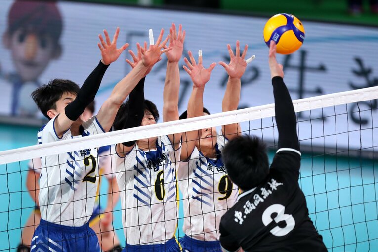 徹底マークをも凌駕した柳北のスパイク　©︎Yohei Osada/AFLO SPORT