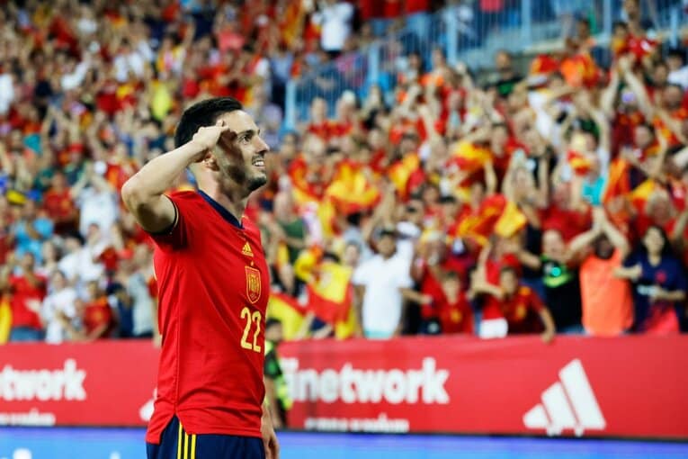 “日本代表が狙うべきスペインの急所”はどこ？ ブスケッツやアセンシオ健在、17歳ガビ急成長で分厚すぎる選手層だが…〈撮影者の証言〉(32)