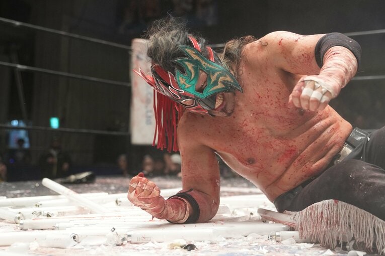 激痛に歯を食いしばるエル・デスペラード　©Masashi Hara