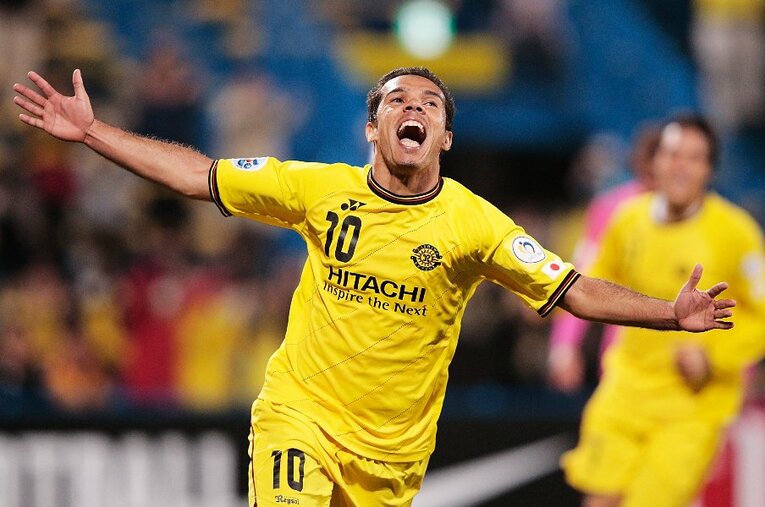 柏（2010～14年）、名古屋（14～15年）、横浜FC（17～20年）で活躍したレアンドロ・ドミンゲスもやはり稲川氏の契約選手だった ／ photograph by Getty Images