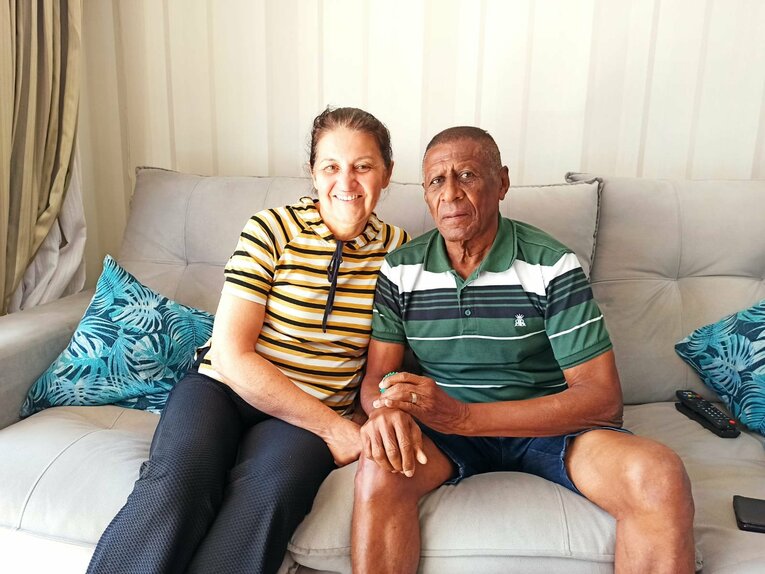 『オールドルーキー』顔負けのドラマ性… “ブラジルで運営クラブが2年連続昇格”三都主アレサンドロの引退後がスゴい〈両親・妻に直撃〉(81)