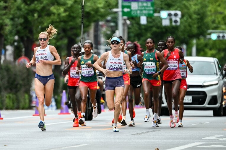 8km過ぎに飛び出しレースを動かしたアメリカ勢。サリバンは最後まで粘り切り、4位入賞　©Nanae Suzuki