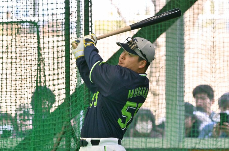 「ラストイヤー」で米球団の行き先ばかり取り沙汰されている村上だが、実はキャンプ序盤から打撃の迫力が凄い ／ photograph by Hideki Sugiyama