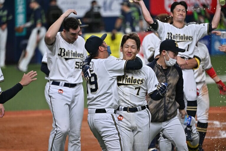 吉田のサヨナラ弾（5／6）　©Hideki Sugiyama