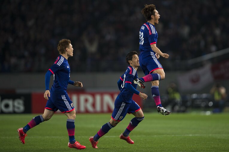 2015年ウズベキスタン戦で決めた美しいミドルシュート（5/7枚）©︎Takuya Sugiyama