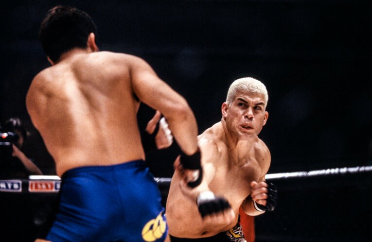 2000年12月、『UFC 29』でティト・オーティズの持つUFC世界ミドル級（現ライトヘビー級）王座に挑戦した近藤有己　©Susumu Nagao