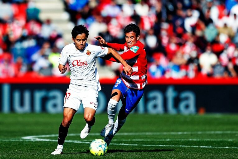 久保建英vsバルサがW杯イヤーのリーガ初戦… 年末の試合で見た「タケの身体の進化」と新星たちの奮起〈撮影者の視点〉(41)