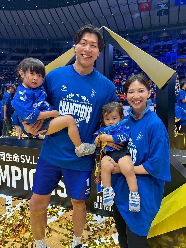 幸せいっぱいの清水家（写真＝妻・七菜さん提供）