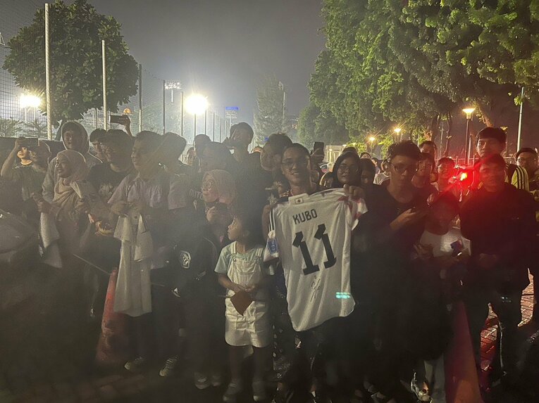 会場には「KUBO 11」のユニフォームを持ったファンの姿も　©Yusuke Mimura