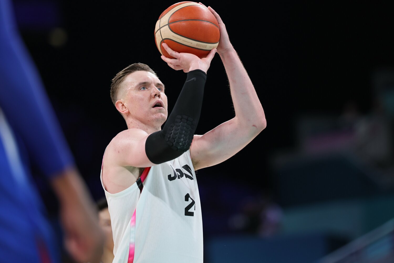 好守に渡り献身的な働きを見せたホーキンソン　©︎Kaoru Watanabe/JMPA