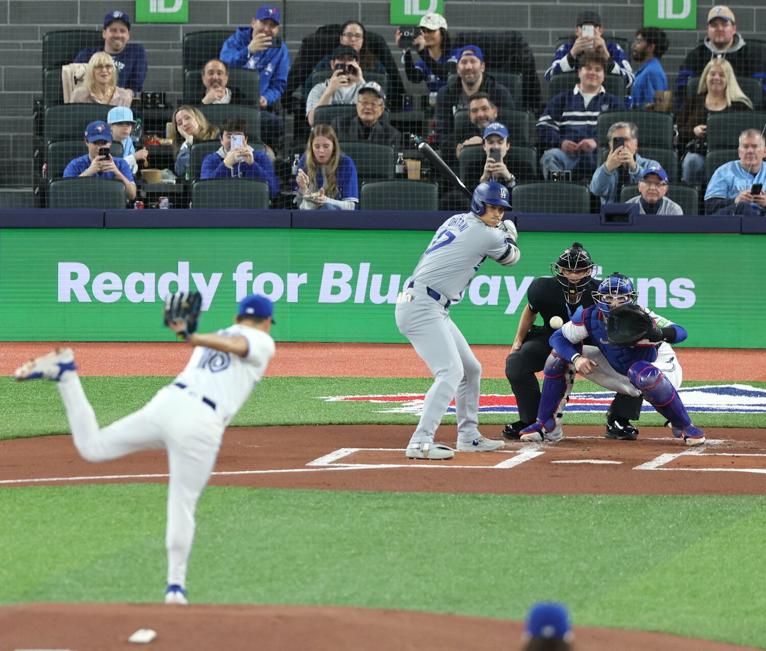 4月27日に実現した菊池雄星と大谷翔平の対戦　©JIJI PRESS