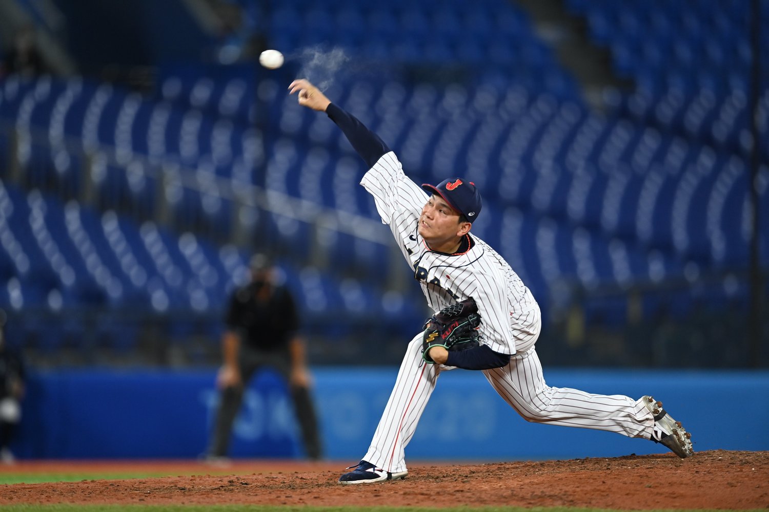 東京五輪でもクローザーを任された栗林　©JMPA