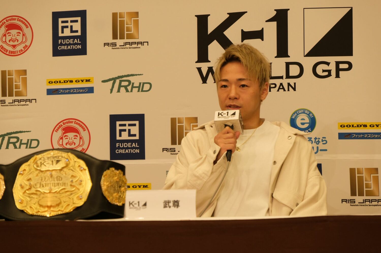 一夜明け会見にて　©Norihiro Hashimoto