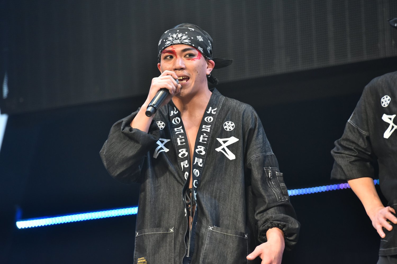 KOSÉ 8ROCKSでディレクター兼選手を務めるISSEI。ブレイクダンス主体のチームを率いている　©D.LEAGUE 20-21