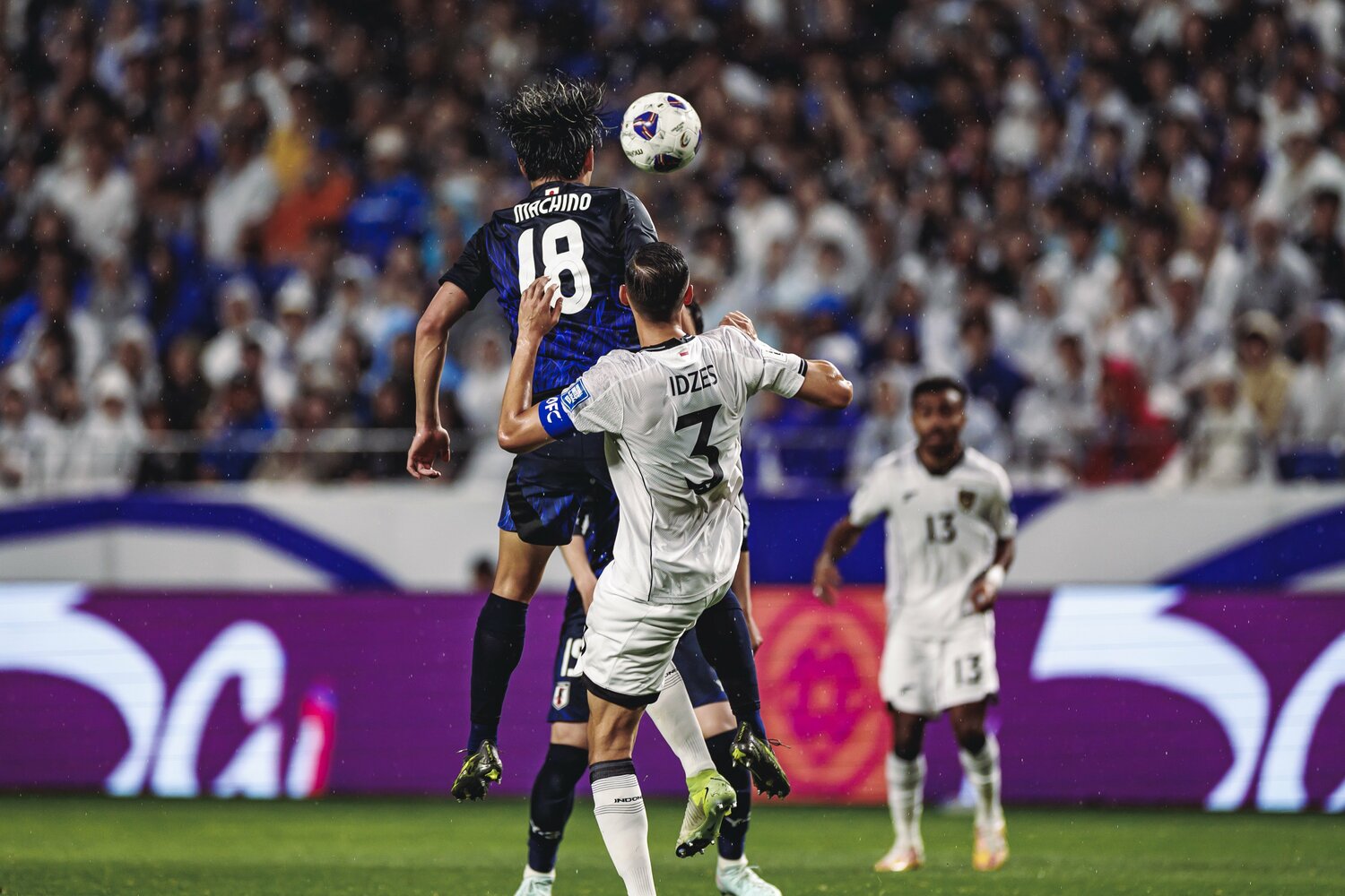 町野はポストプレーでも存在感を示した　©Kiichi Matsumoto