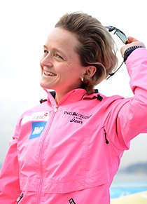 マーラ・ヤマウチ
オックスフォード大卒業。'06年英国外務省を休職し本格的にマラソンに挑戦。北京五輪で6位入賞、P・ラドクリフに次ぐ英国歴代2位の記録を持つ。1月に現役引退を表明。