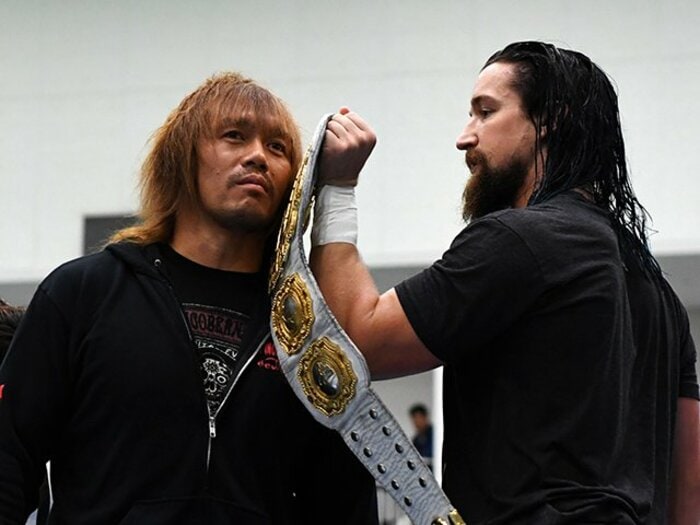 おしゃべりな王者と沈黙の挑戦者。内藤哲也「2冠」の野望達成への壁。＜Number Web＞ photograph by Essei Hara