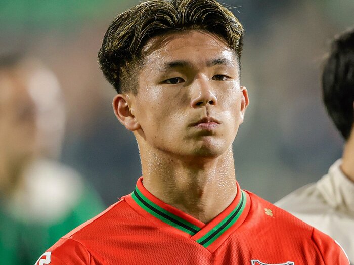 「なぜ日本人の天才19歳はJリーグを断ったのか」慶応大生がオランダ1部で“いきなり年俸4500万円”の衝撃…日本人代理人が明かす「J関係者から“荒らされた”の声も」<Number Web> photograph by AFLO