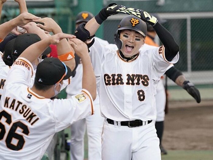 FAで巨人3年目・丸佳浩の復活が阪神追撃の起爆剤　大谷翔平の同僚「トラウトのように」貢献度が特大なワケ【週刊セパ記録】＜Number Web＞ photograph by Kyodo News