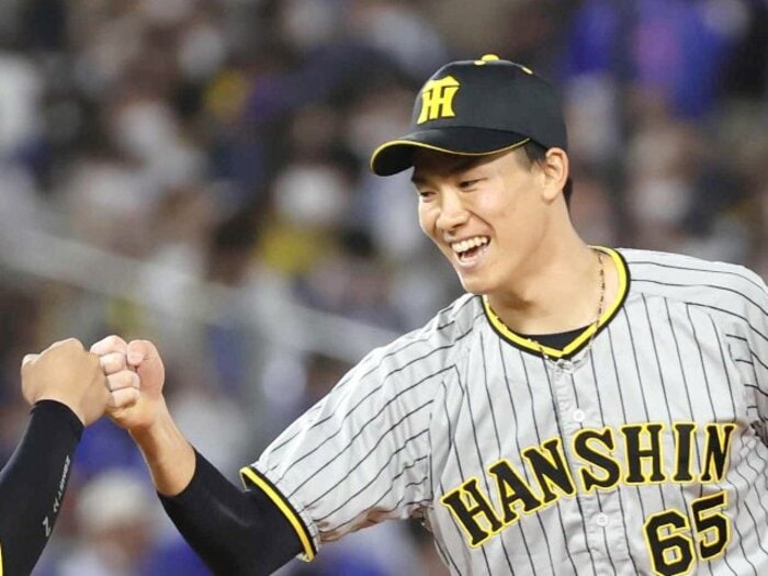〈大ブレークの原点〉「あの伝説のスライダーも!」阪神・湯浅京己の運命を変えた伊藤智仁の“魔法の引き出し”<Number Web> photograph by JIJI PRESS
