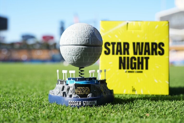 5月14日に配布されたスターウォーズ関連（デス・スター）のボブルヘッド ©︎Shizuka Mianami