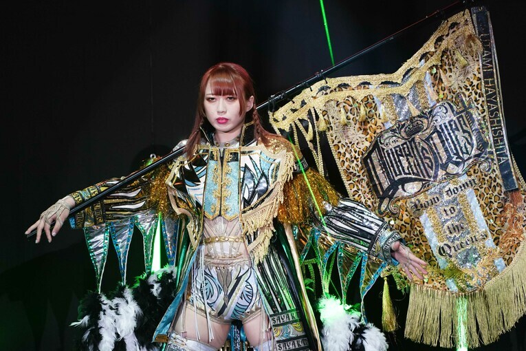 7月23日、大田区総合体育館。上谷沙弥の入場