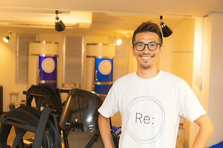 “マムシ”、“水戸のガットゥーゾ”などの異名を持つ「略奪系ボランチ」だった小椋氏。コロナ禍の不況にも食らいついて新たなキャリアを構築中だ。 ／ photograph by Toshiya Kondo