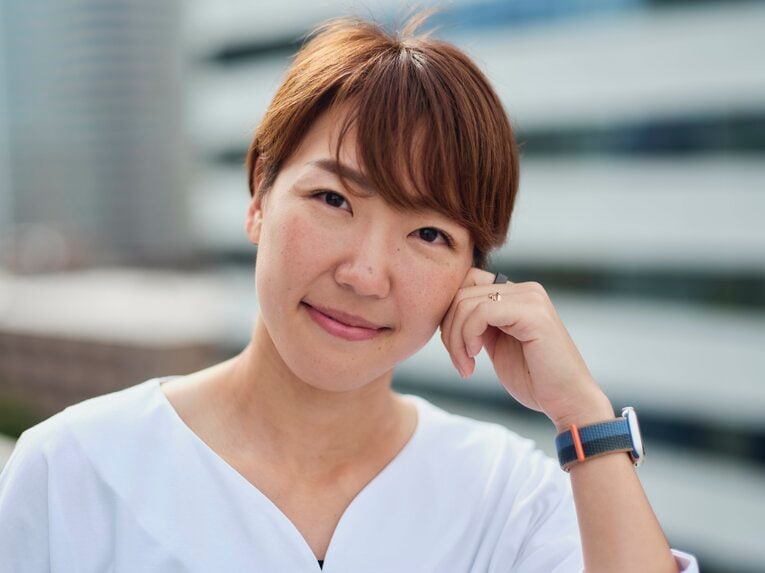 寺田選手と夫の佐藤さん、インタビュー特撮（※スワイプで他カットも見られます）　©Yuki Suenaga