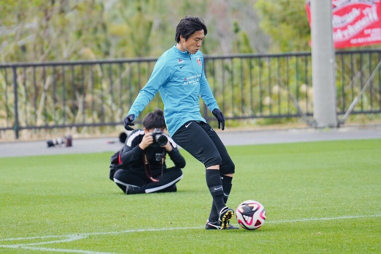 アンカーでのプレーが想定される岩尾憲　©Atsushi Iio