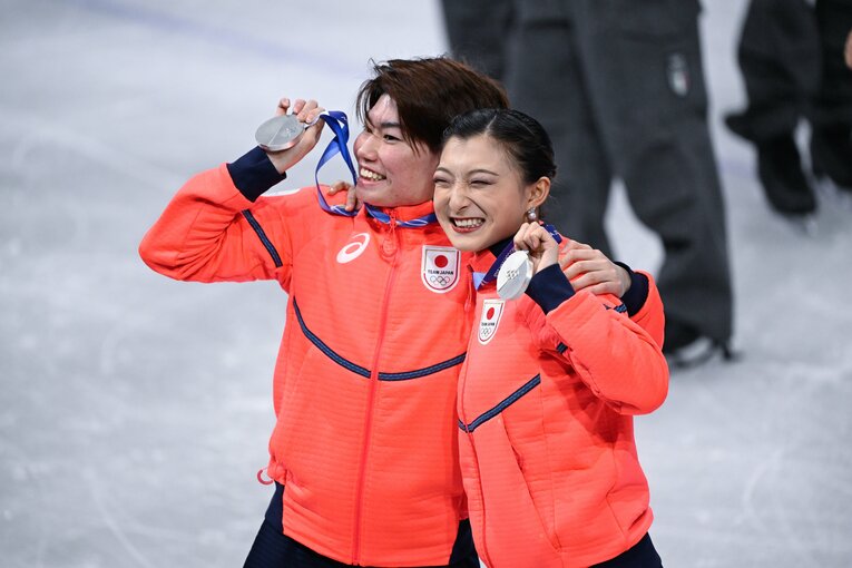 フィギュア団体で銀メダルを獲得した日本チーム　©Asami Enomoto／JMPA