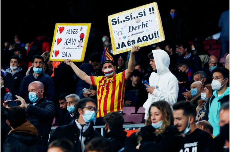 シャビ新監督41歳は暗黒バルサを救えるか 《メッシとの黄金連係・涙を撮ったカメラマン》が就任会見・初采配に見た“希望”とは(14)