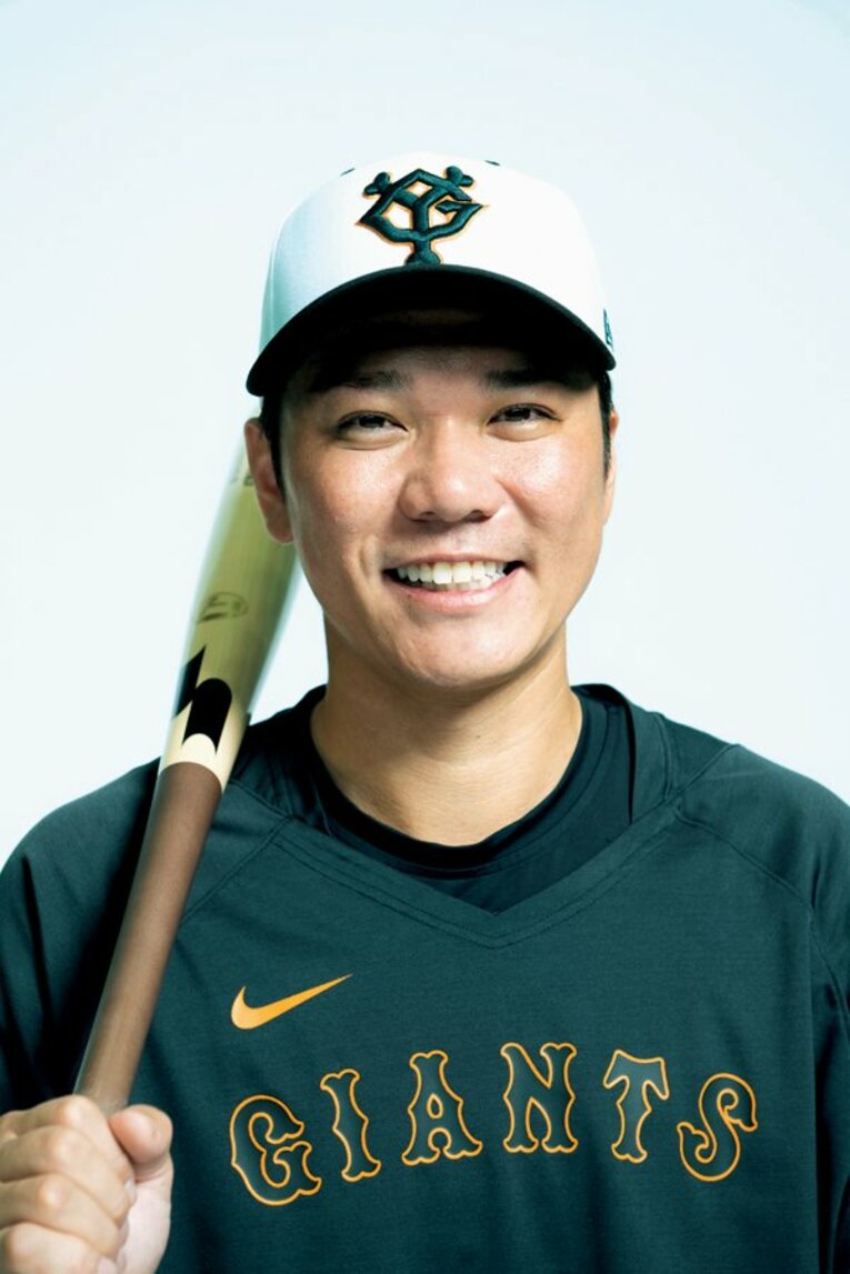 坂本勇人／1988年12月14日、兵庫県生まれ。光星学院高から'07年に巨人入団。2年目から遊撃のレギュラーに定着。'12年に最多安打、'16年に首位打者、'19年にMVPを獲得し、'20年には通算2000本安打を達成した。三塁も守った今季は出場116試合で打率.288、22本塁打、60打点。186cm、86kg  ©Shunsuke Mizukami